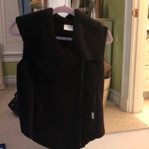 •Head Black Vest•